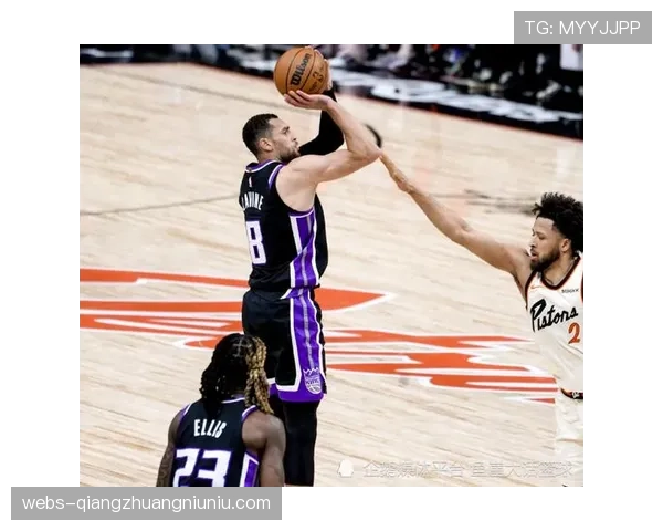 国王遭湖人逆转 拉文32分难挽败局