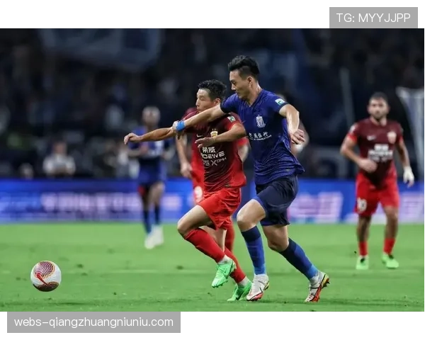 上海海港1-0客胜大连，实现中超三连冠伟业