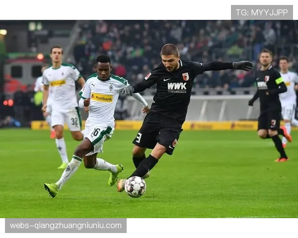 勒沃库森4-0横扫圣保利,希克、塔普索巴分别头球破门 勒沃库森4-0横扫圣保利,希克、塔普索巴分别头球破门